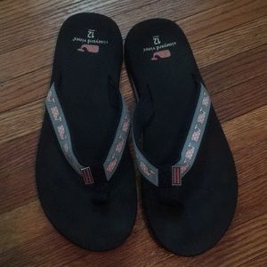 Vineyard Vines Flip Flops